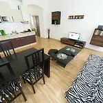 Apartment Arnsteingasse 8